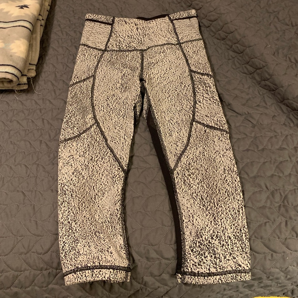 Lululemon crops